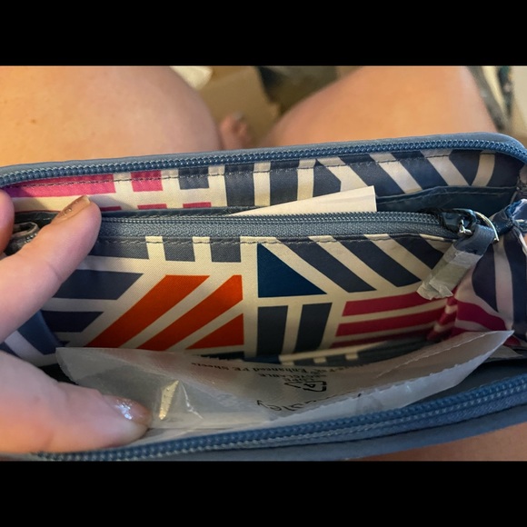 Vera Bradley wallet - Picture 11 of 11